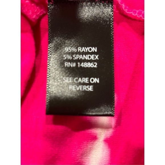 Ladies short sleeve top by Torrid.  Size 3 - Picture 4 of 4